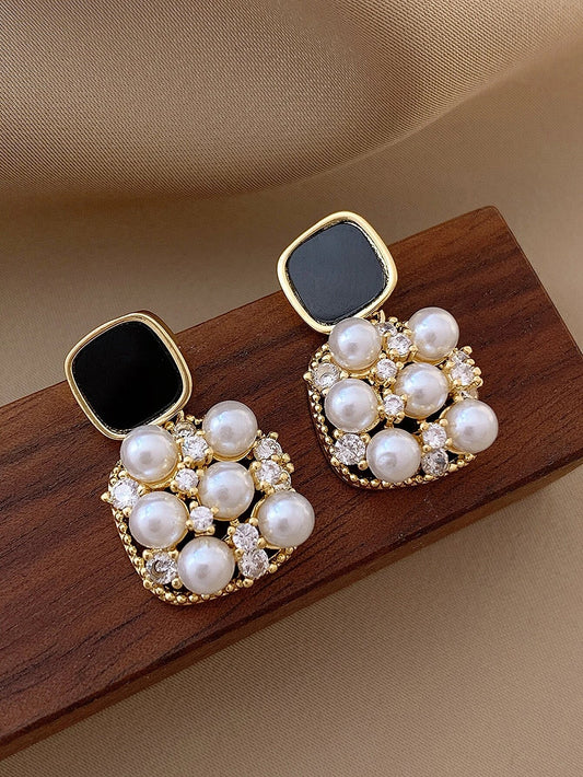 Pearl Drop Earrings – Timeless & Sophisticated Jewelry for Women.