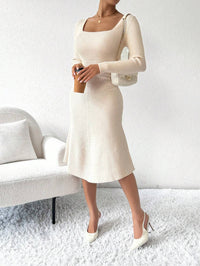 Ribbed Knit Long Sleeve Dress – Square Neckline, Elegant & Casual Bodycon Style for Women.