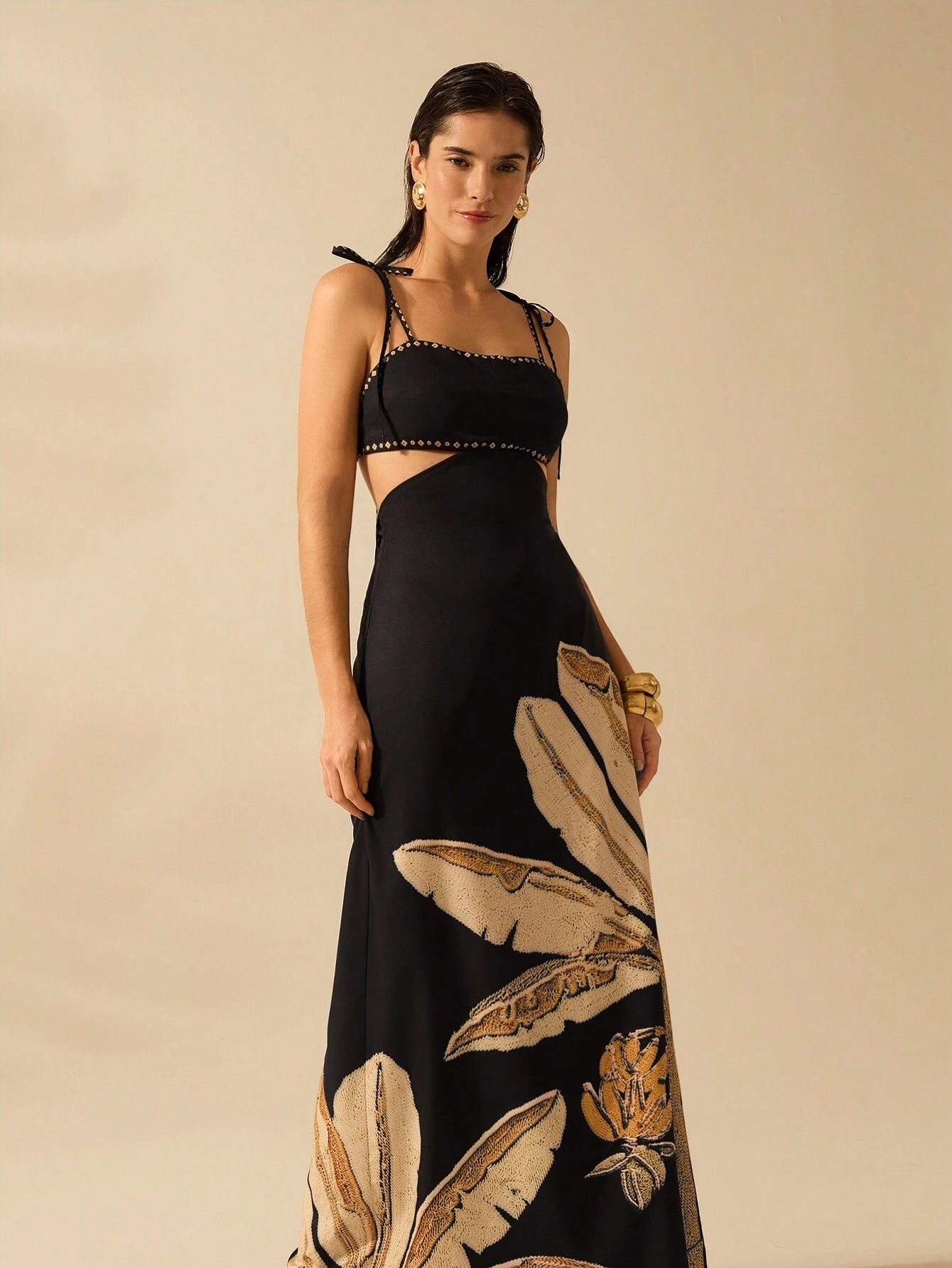 Bohemian Sleeveless Black Dress with Banana Tree Print – Hollow Waist & Back Tie Detail