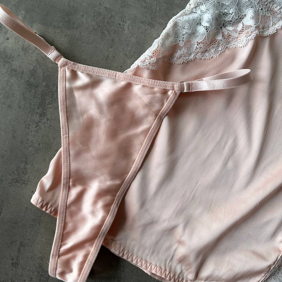Lace Detail Satin Nightdress – Elegant & Sensual Women’s Sleepwear
