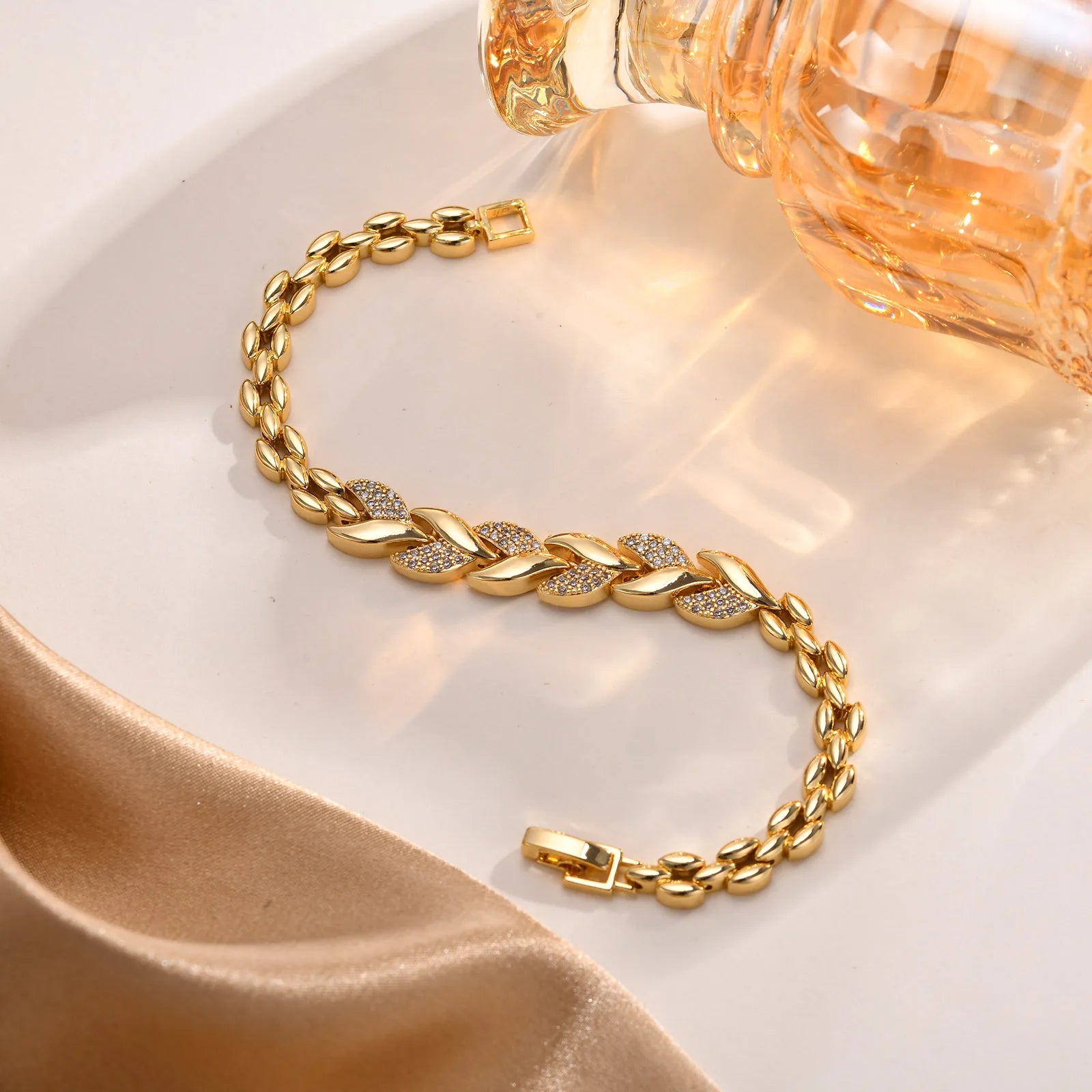 18k Gold Golden Allure Bridal Chain Necklace for Elegant Weddings