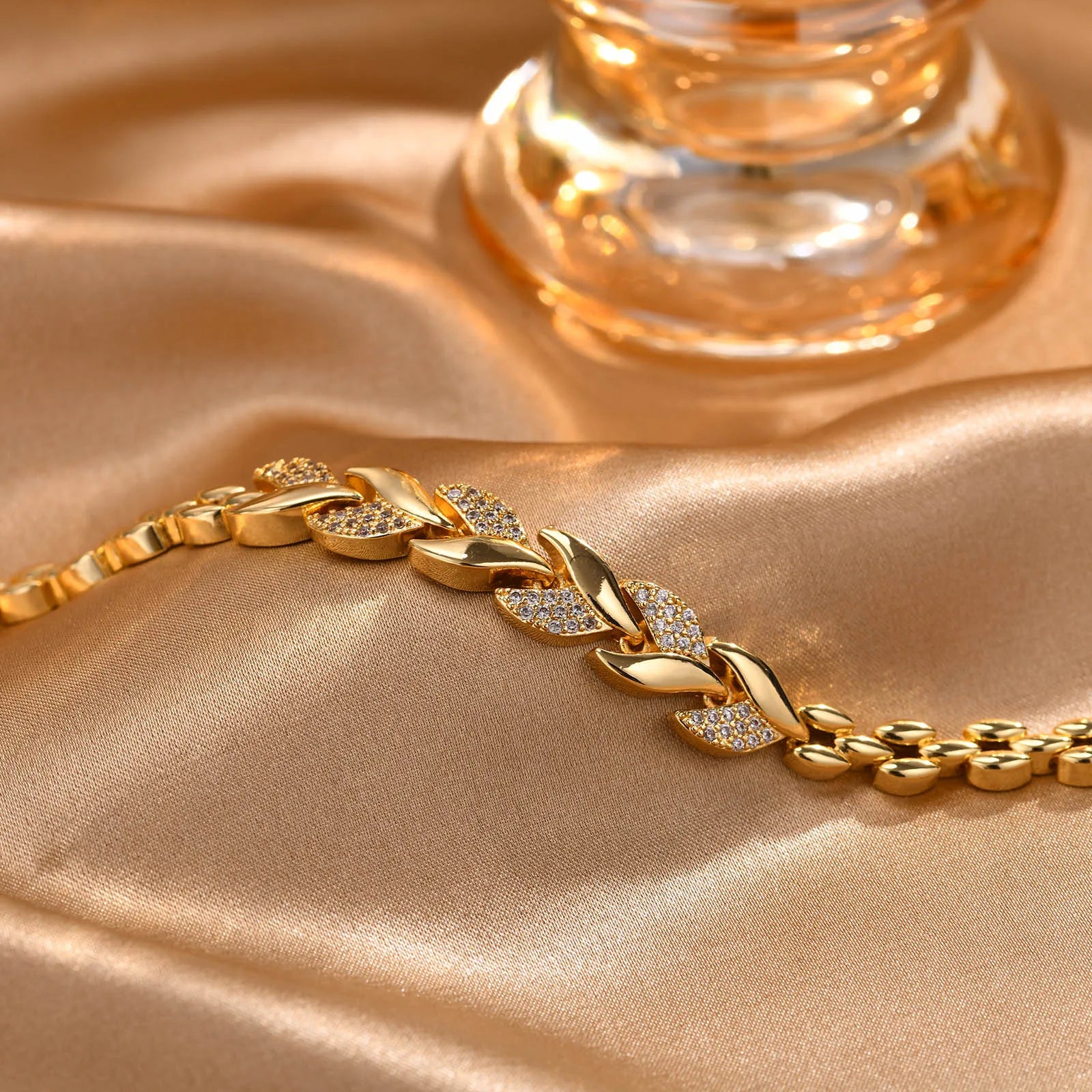 18k Gold Golden Allure Bridal Chain Necklace for Elegant Weddings