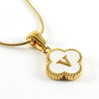 Four-leaf clover shell letter necklace
