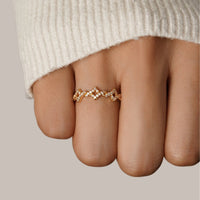 Twisted Crystal Crown Ring – 18k Gold with Sparkling Crystals