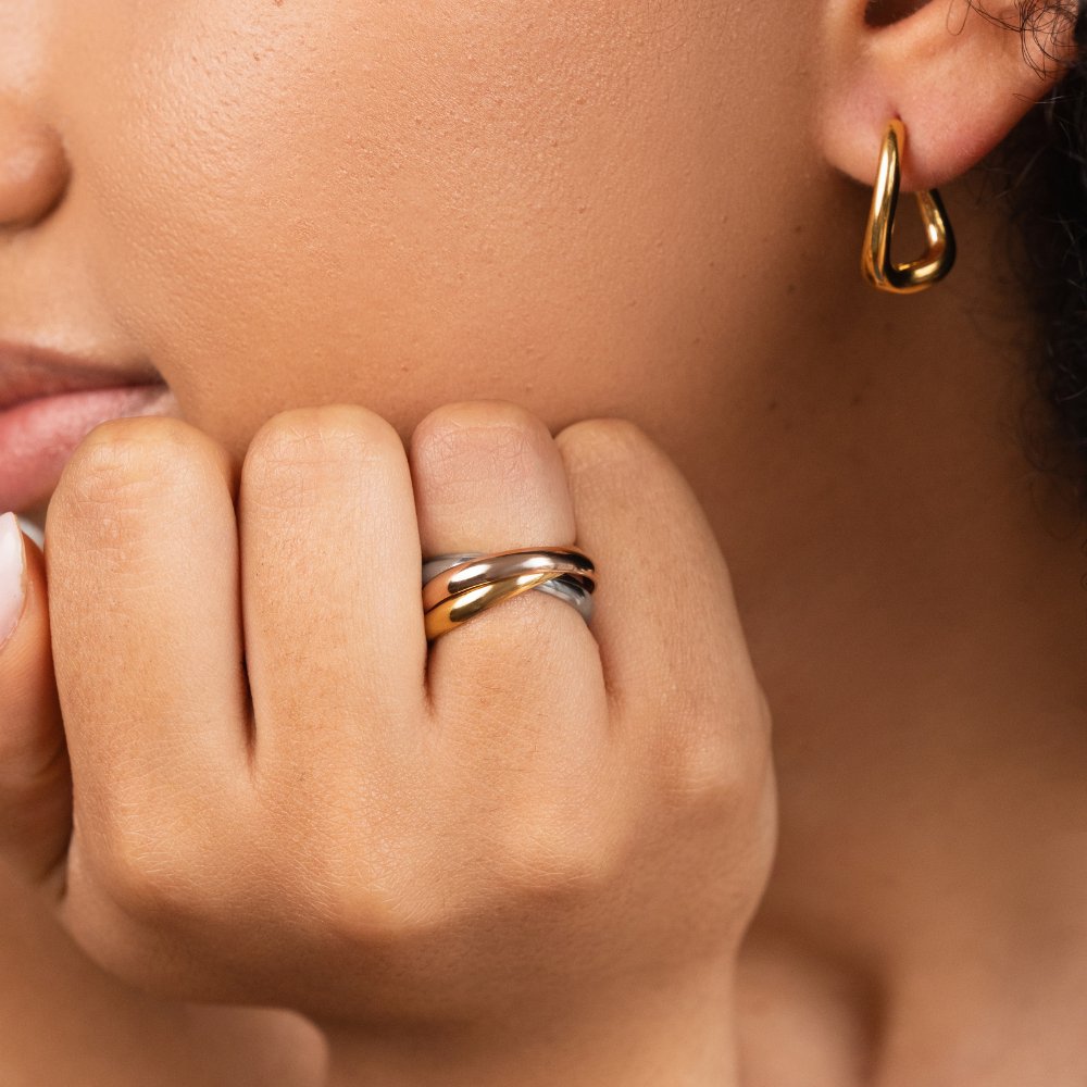 18K Gold Three-Toned Loop Ring