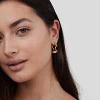18K GEOMETRIC WAVE GOLD HOOP EARRINGS