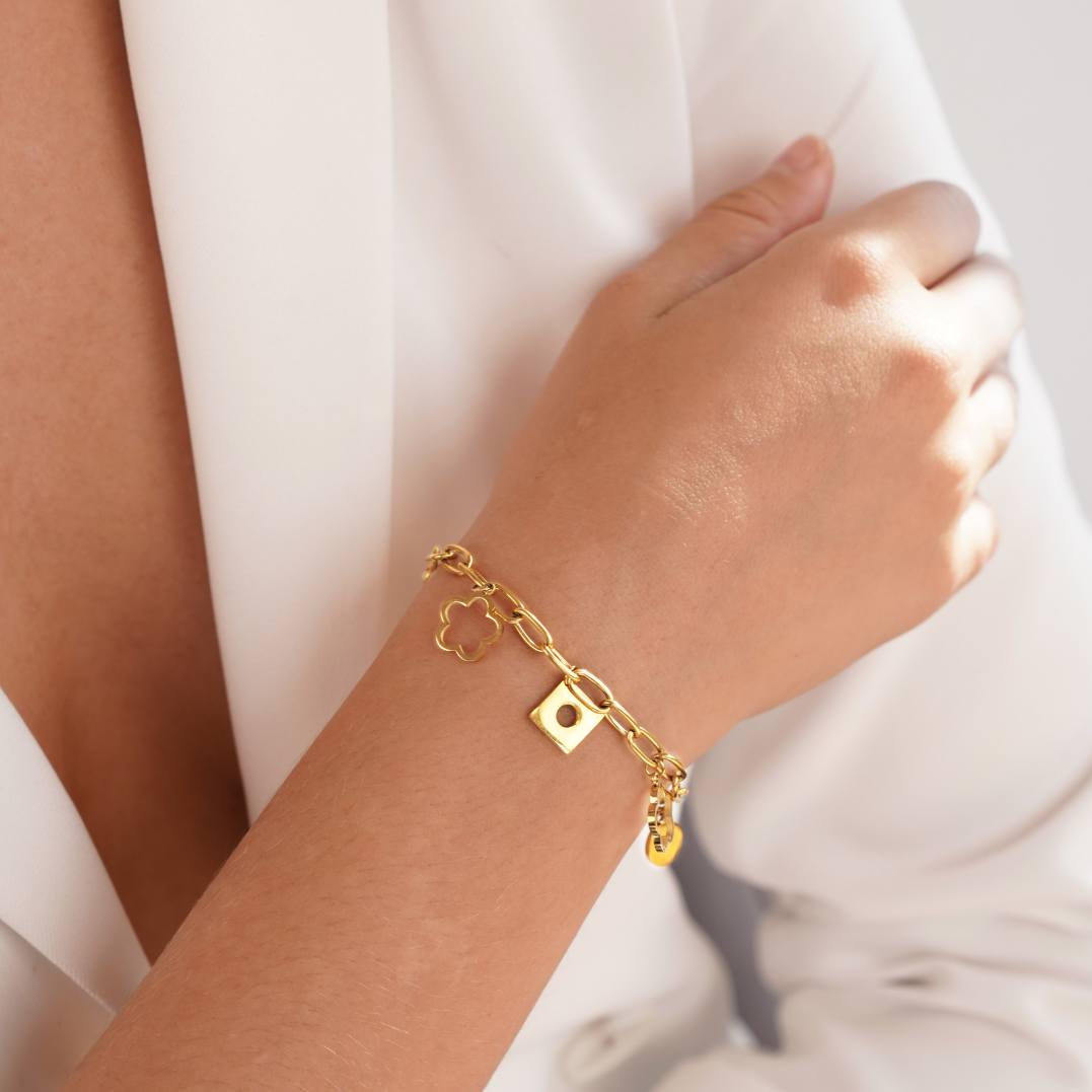 18K Gold Lucky Daisy Charm Bracelet