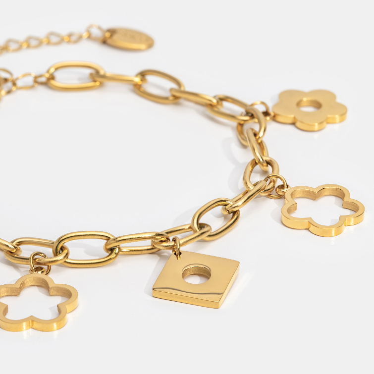 18K Gold Lucky Daisy Charm Bracelet