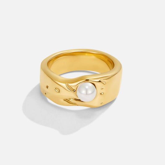 Gold Pearl Ring – Bold 18k Gold with Elegant Pearl Accent